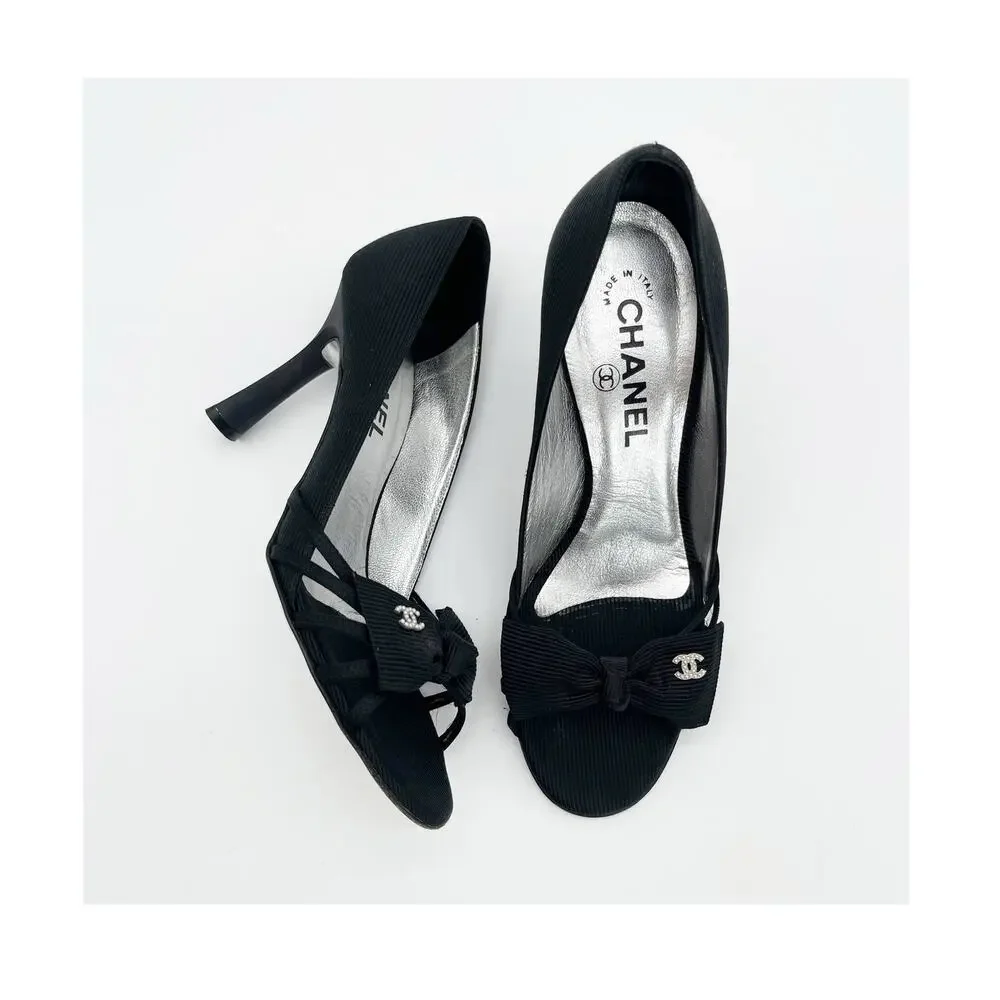 Chanel Vintage Karl Lagerfeld Y2K Grosgrain Bow Pearl CC Peep Toe Heels EU 37
